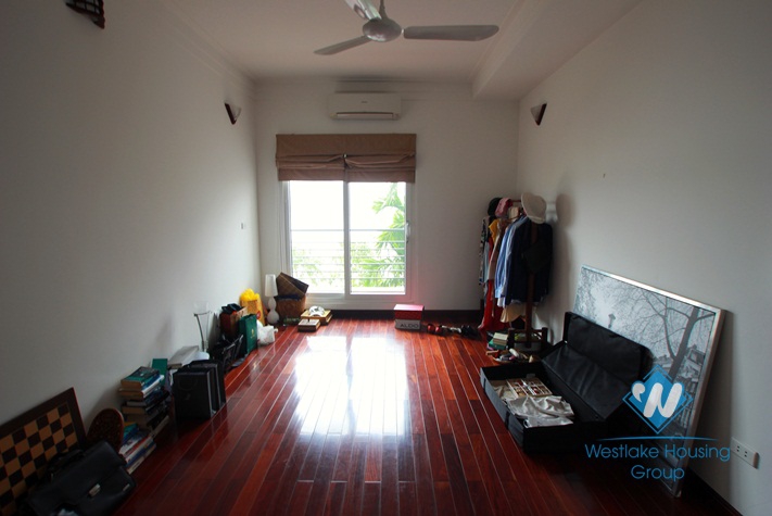 Beautiful house for rent in Westlake area, facing to the lake
